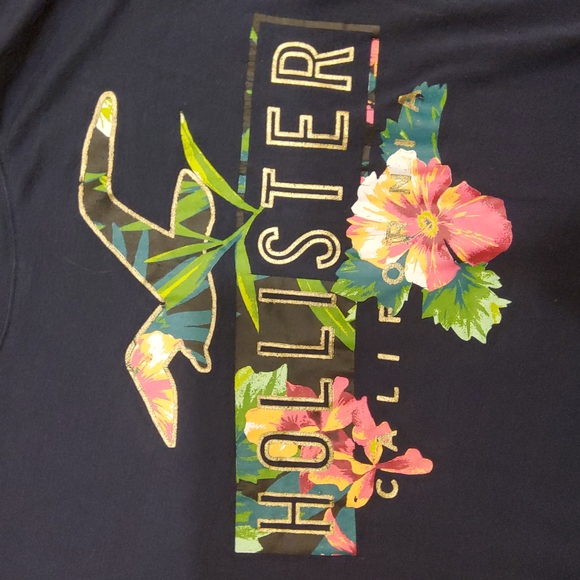 Navy Blue Floral Tee - Picture 3 of 4